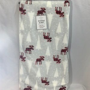NWT - modern kids - Reversible Blanket